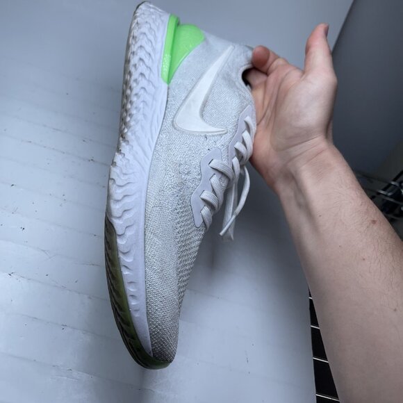 Nike Shoes Mens Epic React Flyknit 2 White Size 13 US Running  BQ8928-100 - Picture 16 of 16